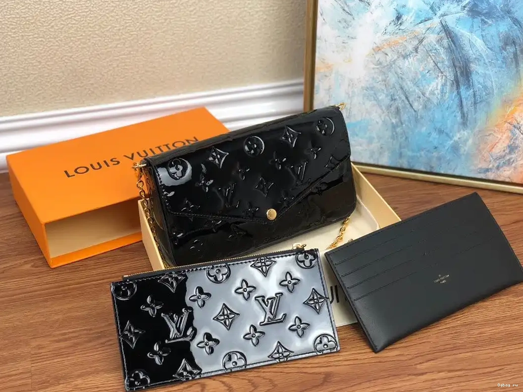 LOUIS POCHETTE FÉLICIE VUITTON 0625